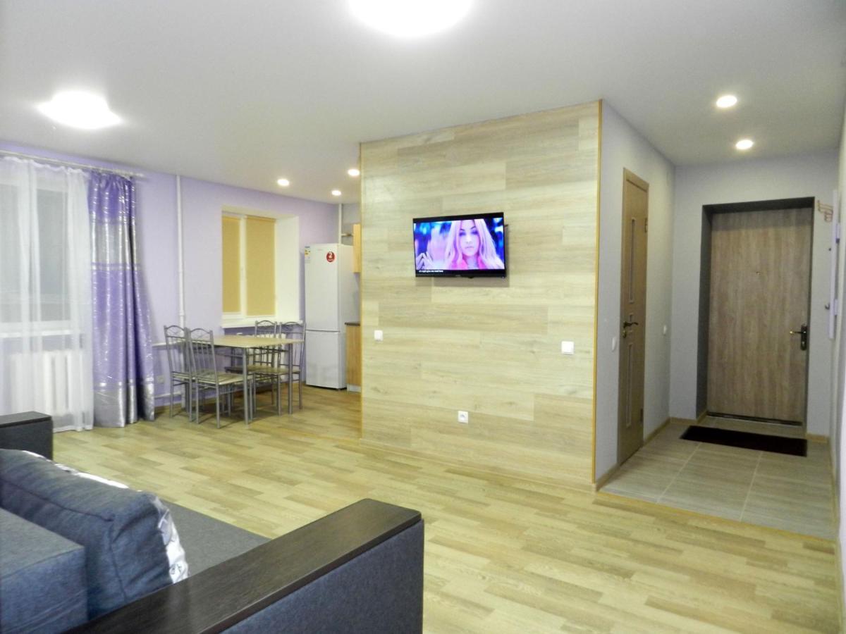 3-Room Apartment Near Inturist On Sobornyi Avenue 156, By Grandhome Zaporizhia Exterior photo