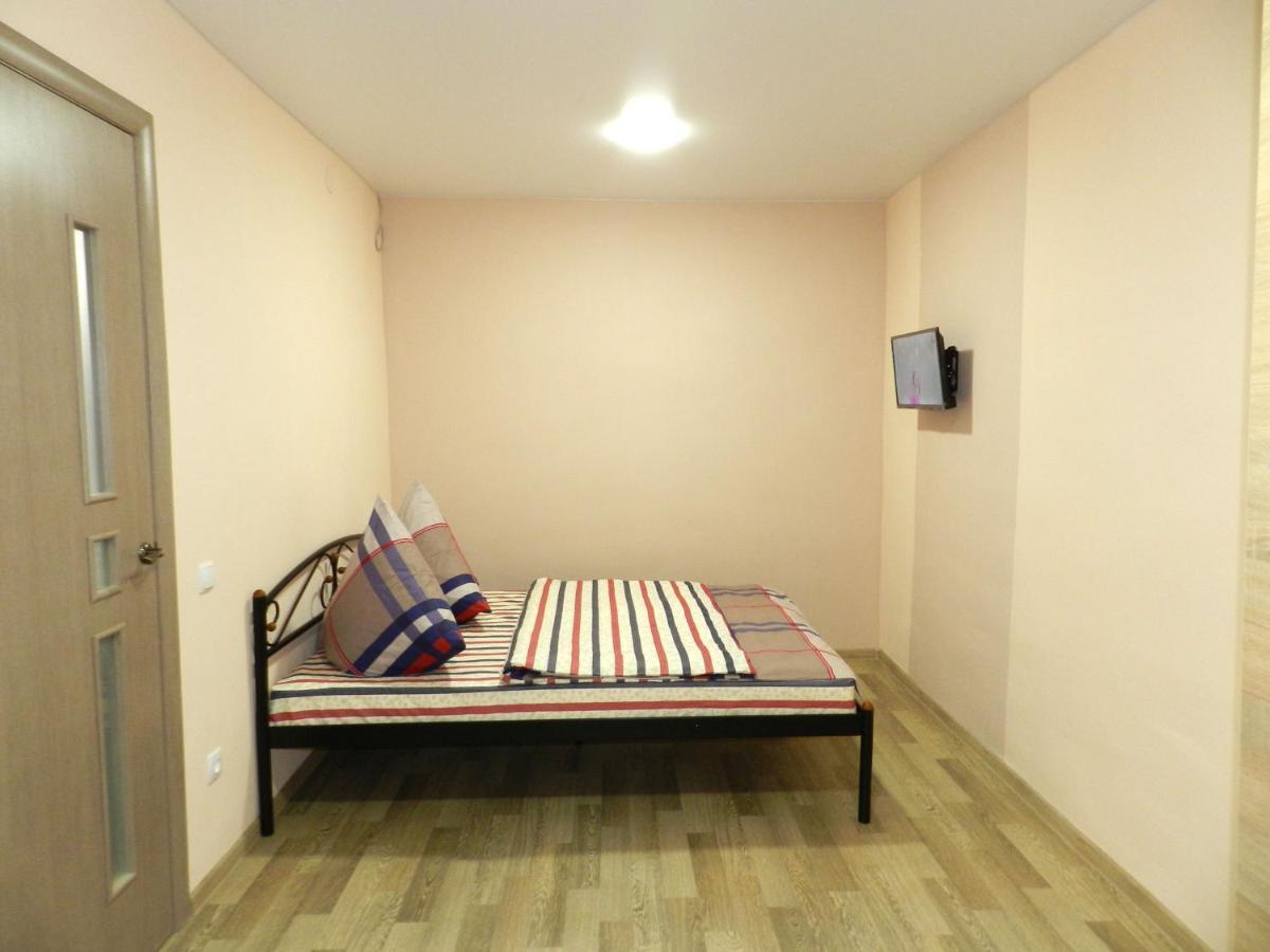 3-Room Apartment Near Inturist On Sobornyi Avenue 156, By Grandhome Zaporizhia Exterior photo